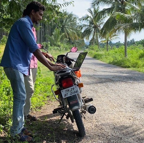 La comunidad lambada de Tamil Nadu ya está conectada a Internet Thumbnail La comunidad lambada de Tamil Nadu ya está conectada a Internet Thumbnail